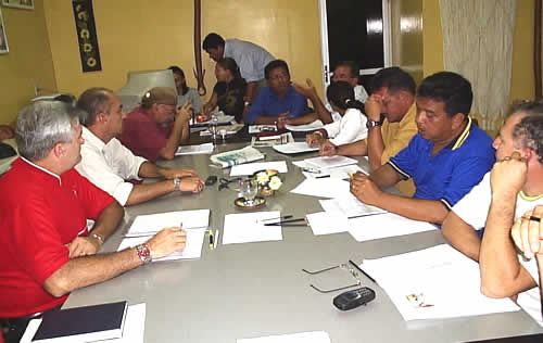 Reunião em Parintins, com a diretoria dos Bois Caprichoso e Garantido para aprovação de uma proposta de Regulamento