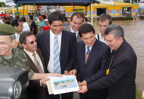 Ministro dos Transportes, Alfredo Nascimento e o Prefeito de Parintins, Bi Garcia