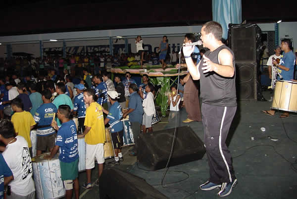 Arlindo Jr. no ensaio do dia 17 de junho (Foto: divulgação)