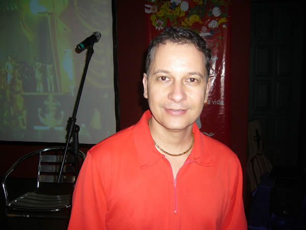 Carlos Batata, cantor oficial do Garantido