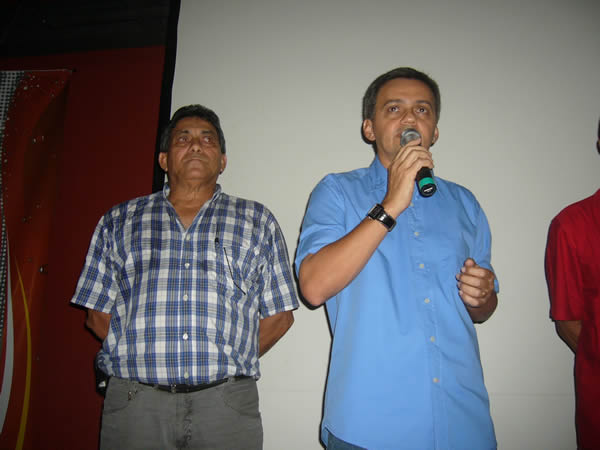 Sérgio Vianna, vice e Carmona Oliveira, presidente do Caprichoso