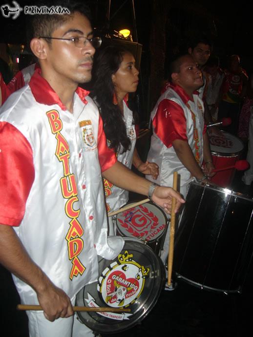 Ritmista da Batucada, tocando sua caixinha, Curral do Garantido, 24/03/2007