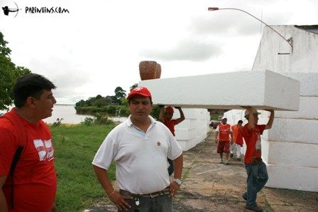 Confecção do Boi de Arena